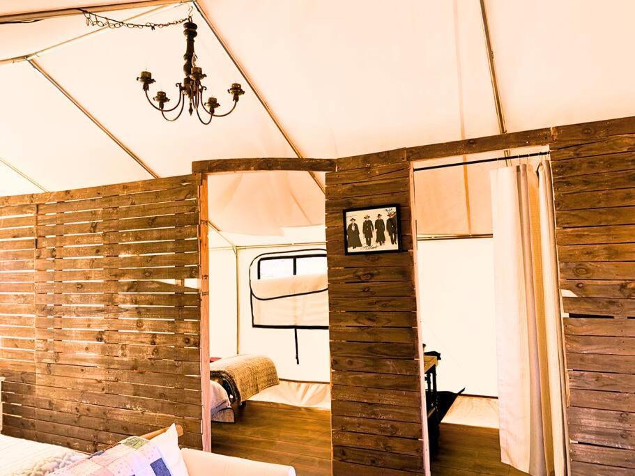 Silver Spur Homestead Luxury Glamping - The Cowboy Тумстон Экстерьер фото