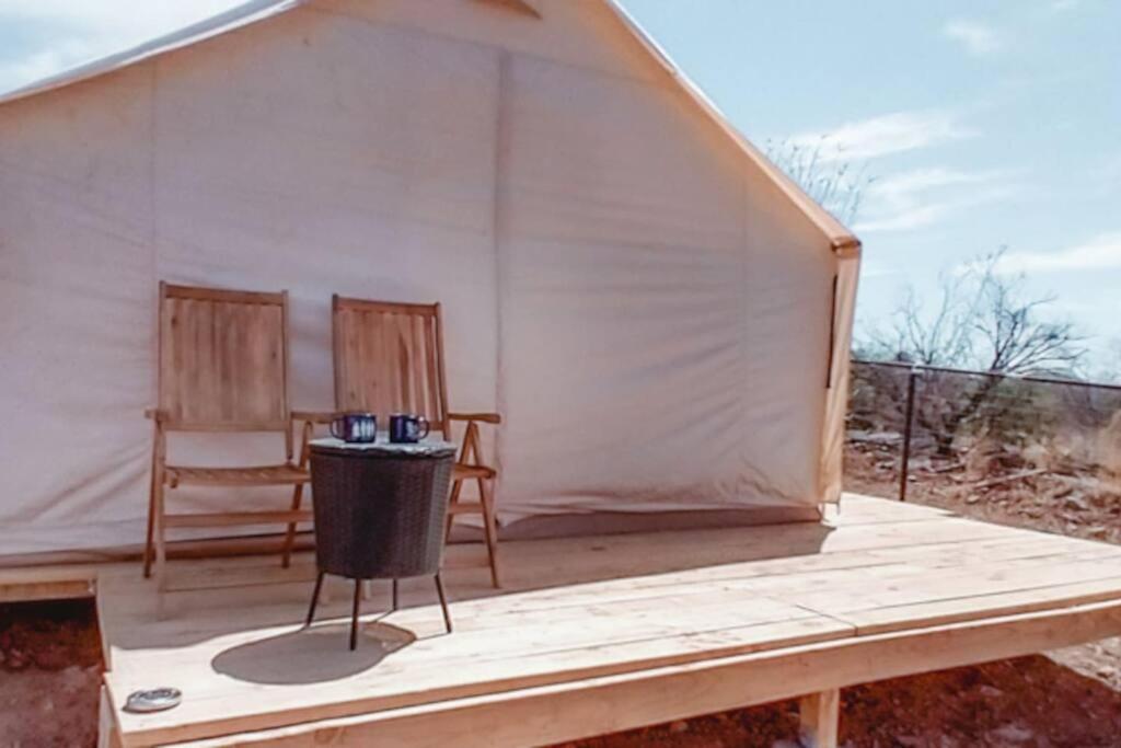 Silver Spur Homestead Luxury Glamping - The Cowboy Тумстон Экстерьер фото